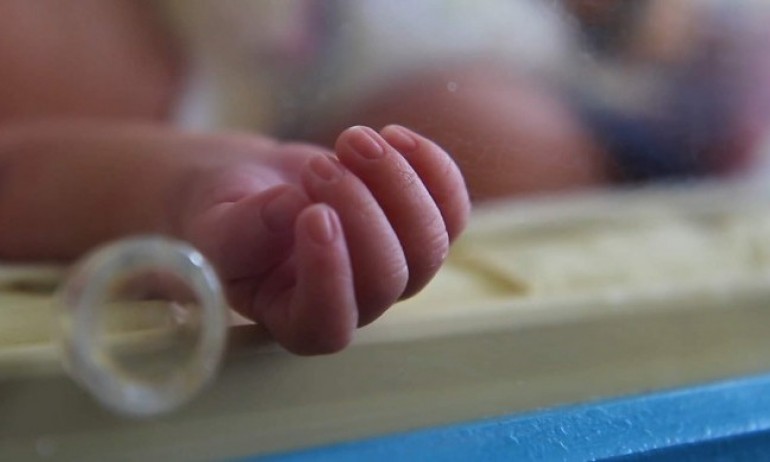 Бебе е прието с коронавирус в болницата в Шумен - Tribune.bg
