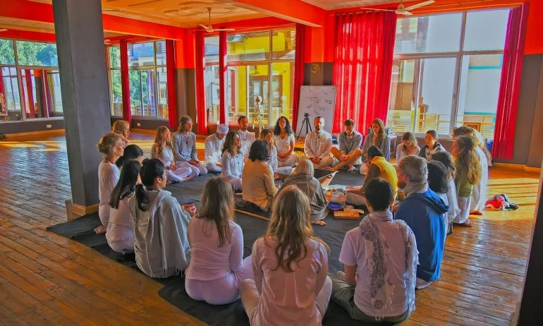 Почистване на аурата - Tribune.bg