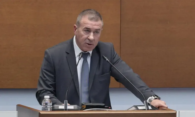 Главният секретар на МВР се появи в НС и отхвърли всички обвинения, отправени му от Дечев - Tribune.bg