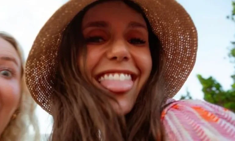 С компания на голяма яхта в Индонезия Нина Добрев стана на 34 години - Tribune.bg