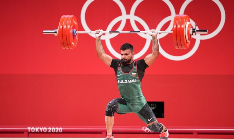 Шок във вдигането на тежести - Божидар Андреев спря с щангите - Tribune.bg