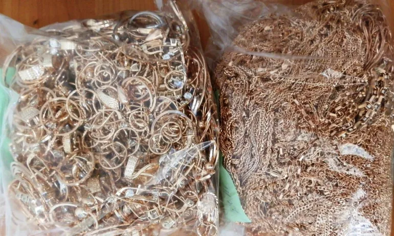 Заловиха близо килограм златни накити за над 152 000 евро на Капитан Андреево - Tribune.bg