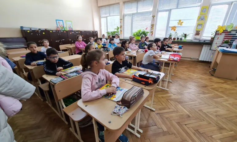 С над 3 млн. лв. изграждат площадки, wi-fi зони и електронни дневници в училища и детски градини - Tribune.bg