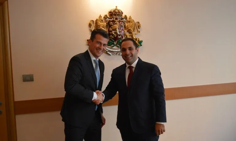 Караниколов: Германска компания има намерение да открие IT Hub в София - Tribune.bg