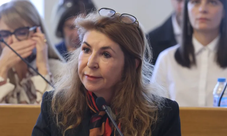 19 минути: Нагласеният конкурс за гл. арх. – Панайотова сама си написа правилата и тестовете - Tribune.bg