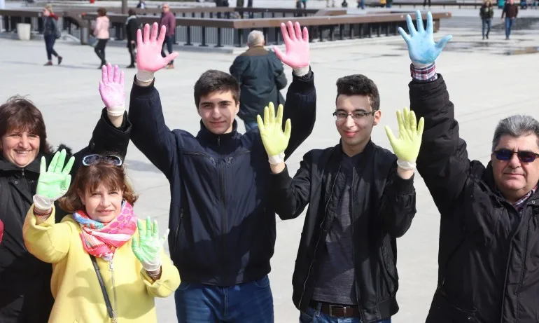 В Световния ден на редките болести: Шарен флашмоб в София - Tribune.bg