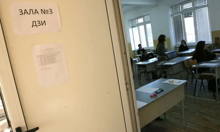 Близо 7000 ученици в 435 училища се явяват днес на поправителен зрелостен изпит по БЕЛ - Tribune.bg
