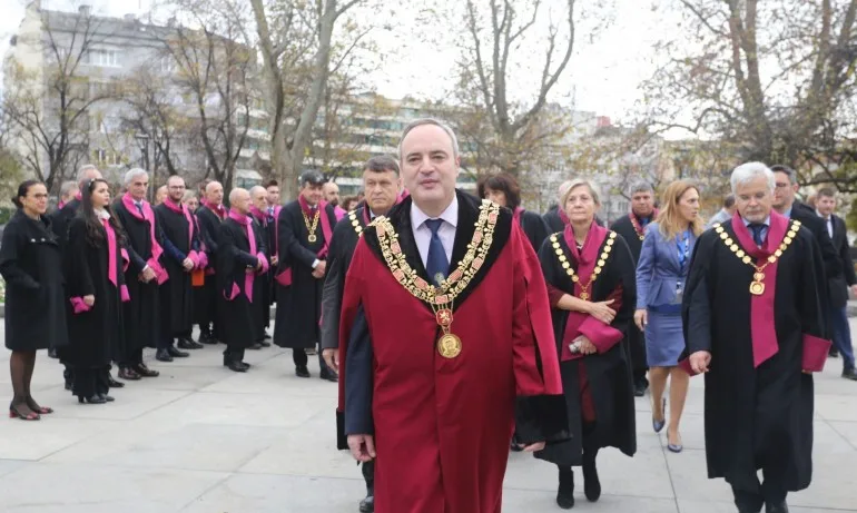 Николов: Като гледам тролската активност и изнервения Радев, кандидатурата на проф. Герджиков ги плаши - Tribune.bg