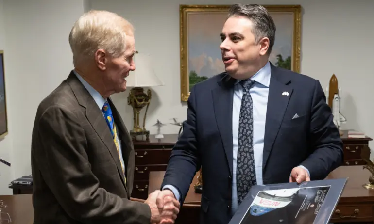 Асен Василев в НАСА. Шефът на космическата администрация на САЩ идва у нас наесен - Tribune.bg