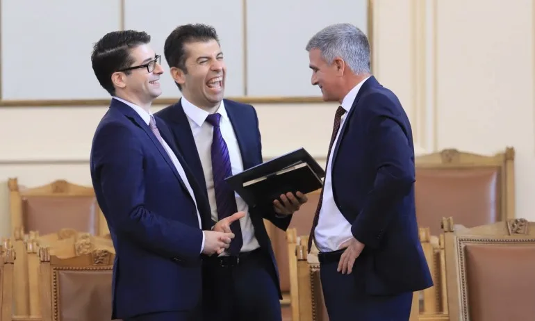 Кирил Петков наел юристка от ДБ като външен консултант в ББР - Tribune.bg