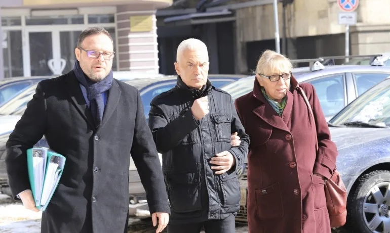 Сидеров регистрира Атака за изборите със скандал на входа в ЦИК - Tribune.bg