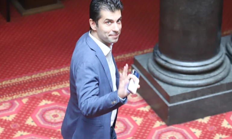 Петков го обърна на предизборна кампания - Бъдещето за всички ни ще е по-светло - Tribune.bg