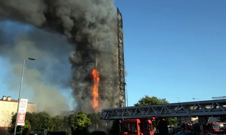 Пожар горя в жилищна сграда в Милано - Tribune.bg