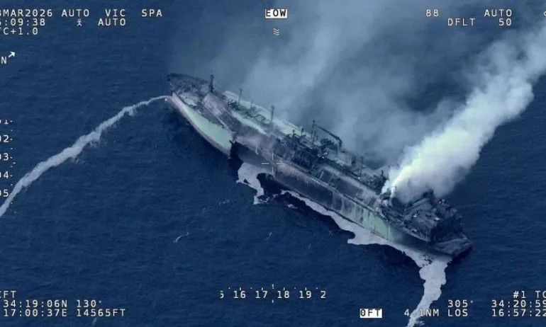 Руски танкер за втечнен газ се носи неуправляемо край италиански остров - Tribune.bg