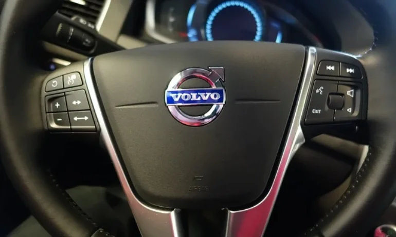 Volvo изтегля хиляди автомобили от пазара - Tribune.bg