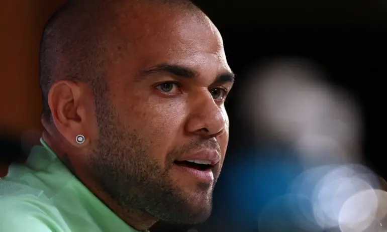 Неймар плаща адвоката на Дани Алвеш - Tribune.bg