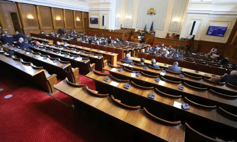 Депутатите изслушват правосъдния министър, ПП-ДБ не влизат в зала - Tribune.bg