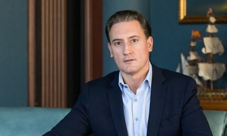 Кирил Домусчиев и Васил Велев зоват за оставка на МЕ и БЕХ, обмислят протести - Tribune.bg