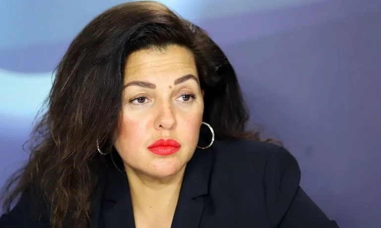 Цветанка Андреева: Радев демонстрира, че държи цялата власт с голямо умение, но икономическите показатели говорят точно за обратен процес - Tribune.bg