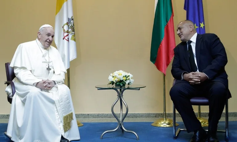 Папа Франциск към Борисов: Останах много доволен, защото сте един здрав народ (ВИДЕО) - Tribune.bg