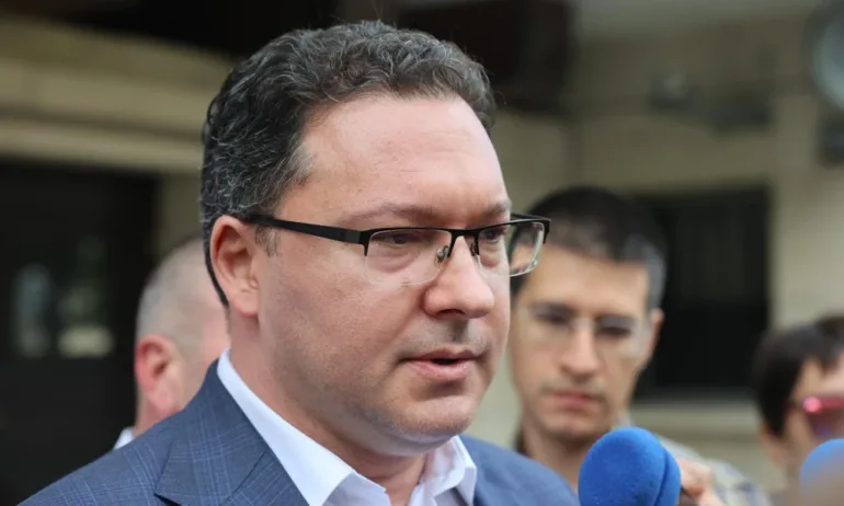 Министър Митов: Ще обсъдим по-високи санкции за умишлени палежи, прокуратурата вече действа - Tribune.bg