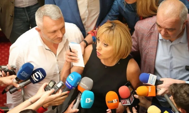 Мая Манолова: Отидох в офиса на Трифонов, защото той не ходи никъде другаде - Tribune.bg