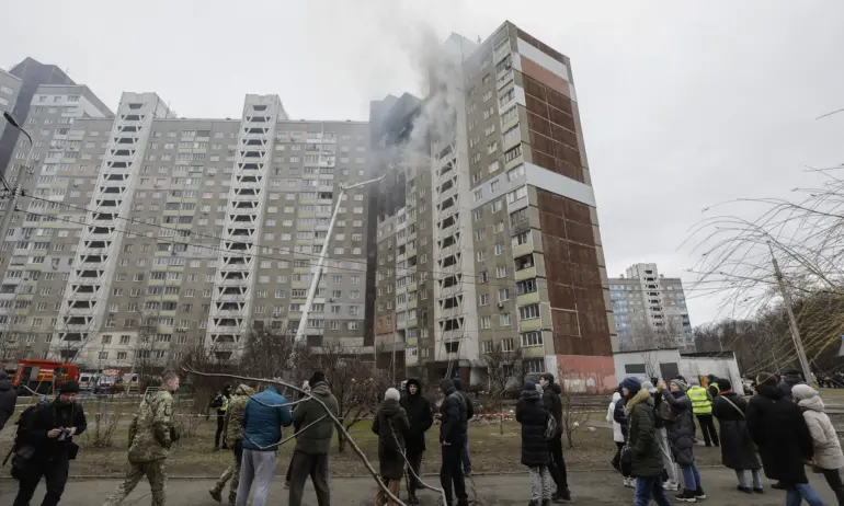 Пет жертви и десетки ранени при масираната ракетна атака в Украйна - Tribune.bg