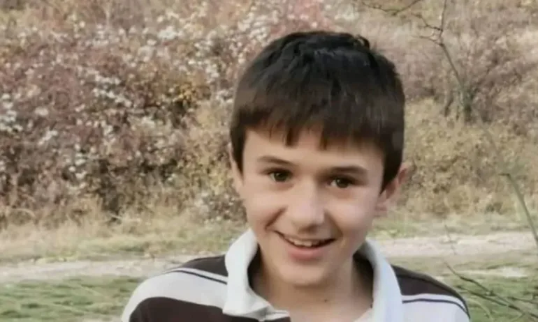 Все още няма следа от малкия Александър - Tribune.bg