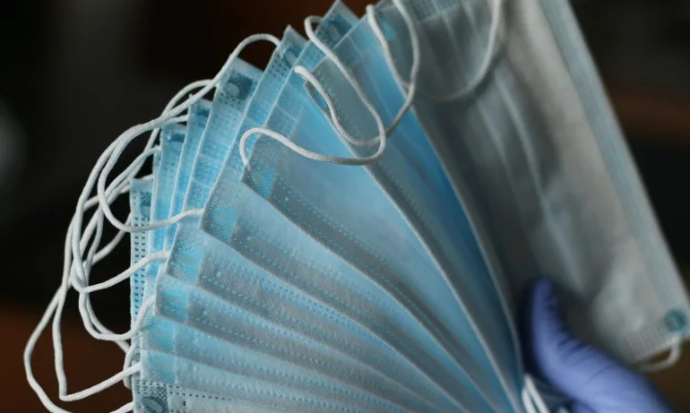 От утре: Всички ваксинирани срещу COVID-19 без маска на работните си места - Tribune.bg