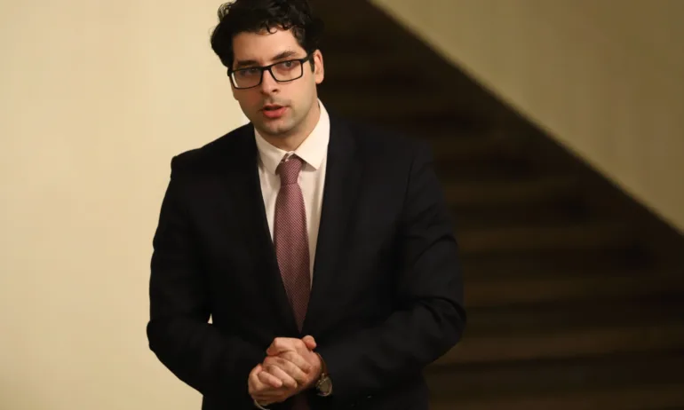 Пеканов: ЕК търси по какъв начин да предоговори условията по ПВУ - Tribune.bg