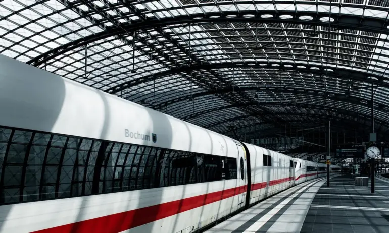 МВнР предупреждава: Автобусите, трамваите и метрото в Берлин няма да се движат в петък - Tribune.bg