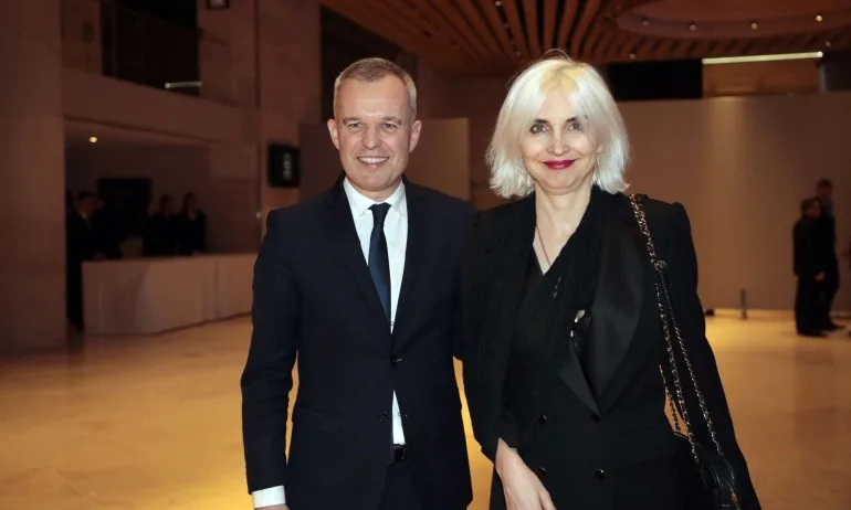 Омари, шампанско: Франция изригна срещу министър, който се глезел с държавни пари - Tribune.bg