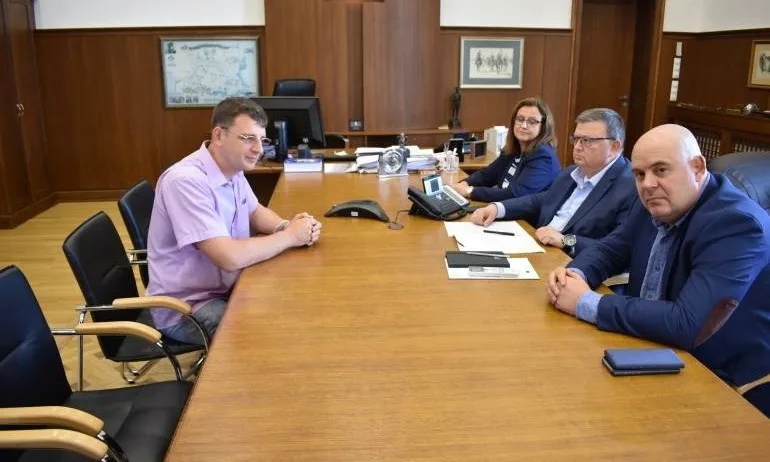 Ваклин на среща с Цацаров, бил подложен на натиск заради делото Младост - Tribune.bg