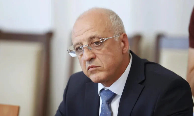 Началникът на НСО Емил Тонев е депозирал своята оставка - Tribune.bg