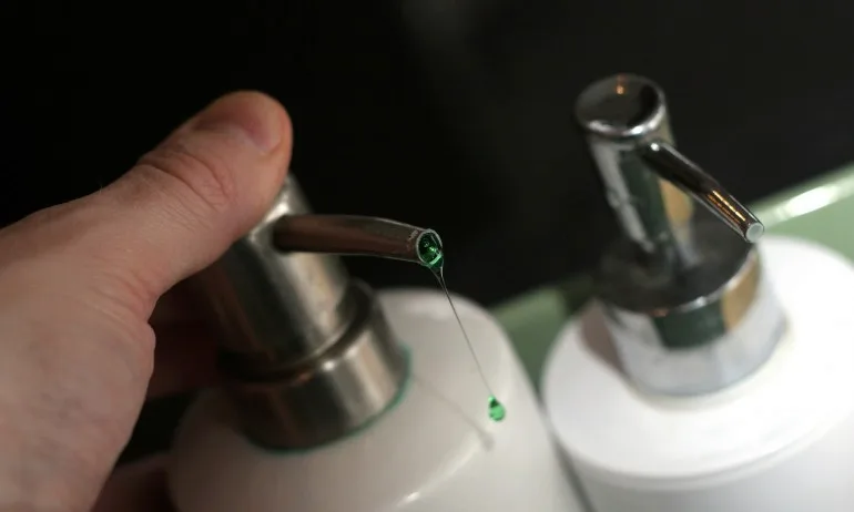 Министерство на туризма съветва: Хотели и ресторанти да се заредят със сапун и дезинфектанти - Tribune.bg