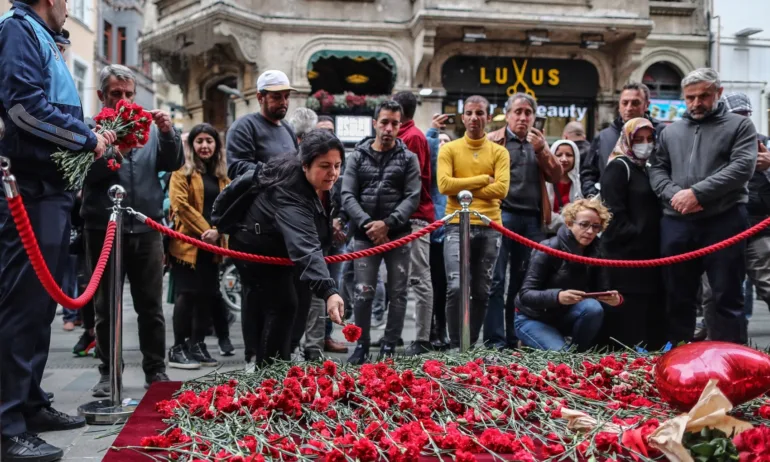 Пресата в Гърция: Интерпол издирва мъж за експлозията в Истанбул, избягал в България - Tribune.bg