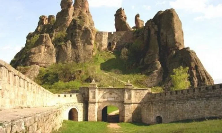 Министерството на културата проверява дейностите върху Белоградчишките скали - Tribune.bg