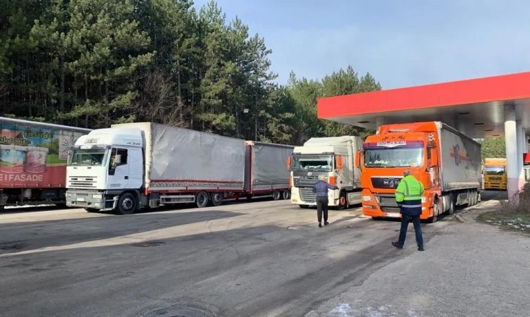 Затварят от 13.00 до 15.00 часа пътя Калотина – София - Tribune.bg