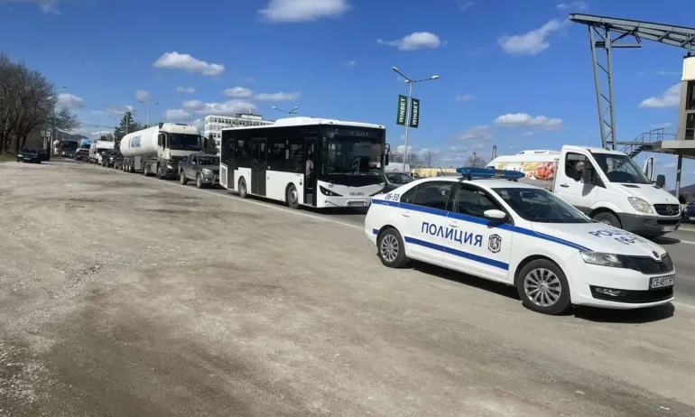 Обраха инкасо автомобил във Враца, откраднати са между 300-400 хиляди лева /ОБНОВЕНА/ - Tribune.bg