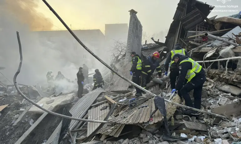 Петима загинали и милион без ток след вълната от руски удари - Tribune.bg