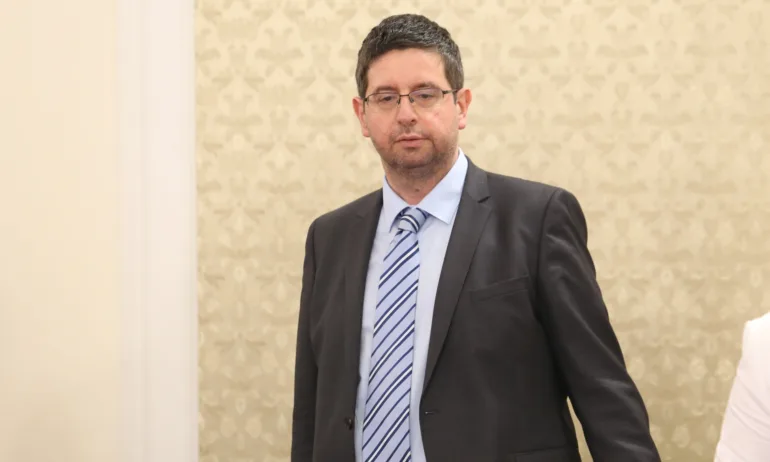 Петър Чобанов от ДПС поема Комисията по бюджет и финанси - Tribune.bg