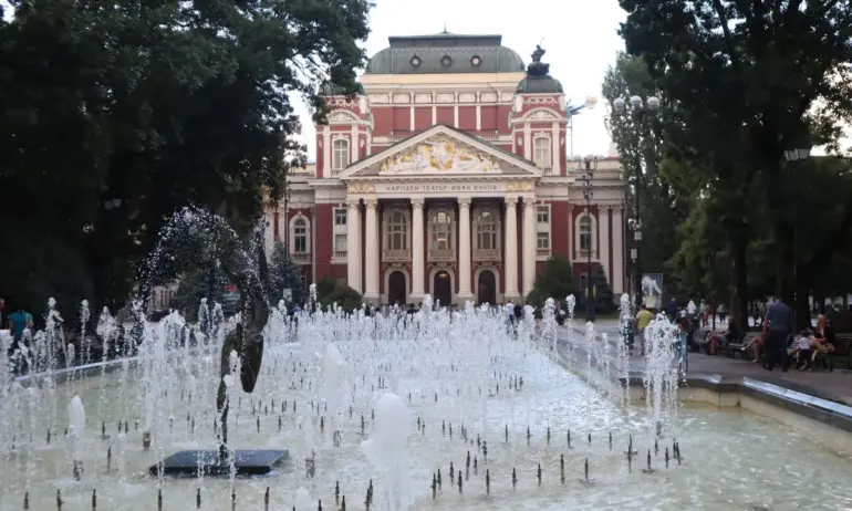 Народният театър за Камен Донев: Всъщност иска нов договор за повече пари - Tribune.bg