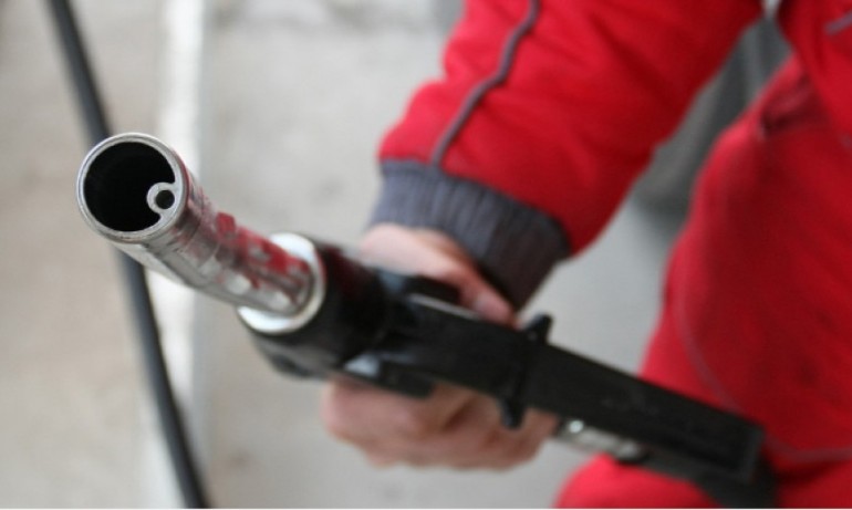 Започнаха фалити на малките бензиностанции заради скъпите горива - Tribune.bg