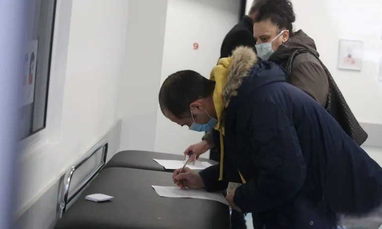 Промениха работното време на ваксинационния център във ВМА-София - Tribune.bg