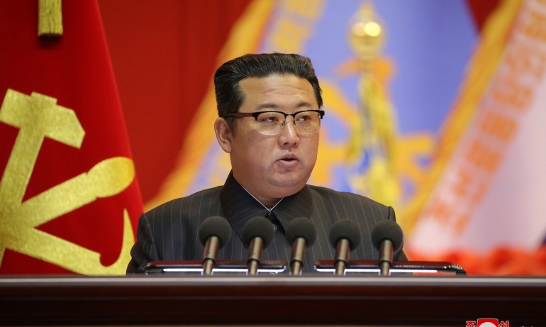 Северна Корея забрани щастието за 11 дни – отбелязва 10-годишнина от смъртта на Ким Чен Ир - Tribune.bg
