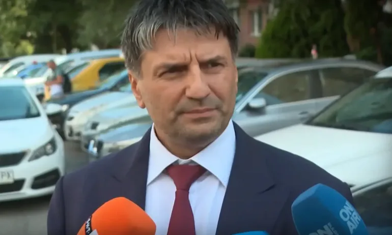 10 хил. фалшиви евро бяха задържани от СДВР. Те са с номинал от по 200 евро и много добро качество - Tribune.bg