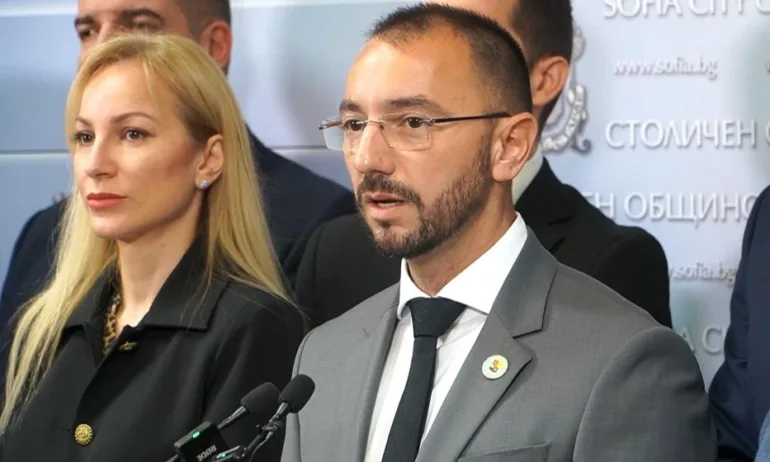 Антон Хекимян: Терзиев осъзна, че снегът се топи, но не и боклукът - Tribune.bg