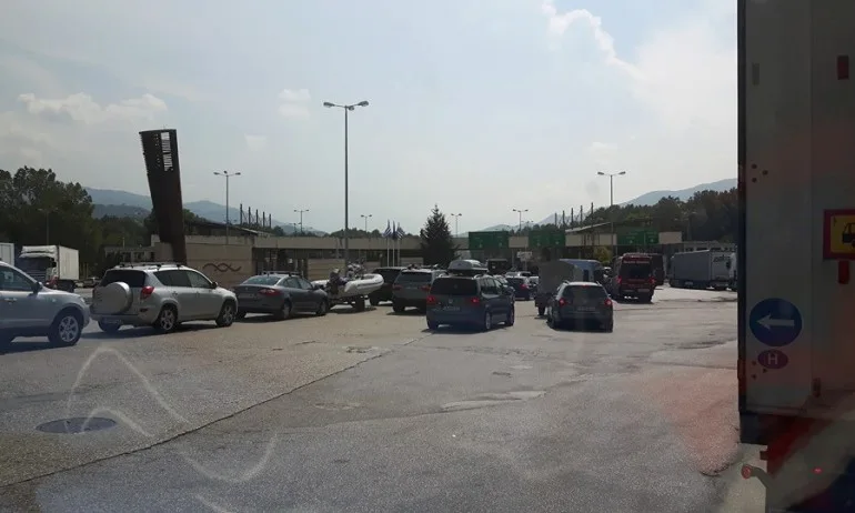 Гръцки фермери могат да блокират Кулата - Tribune.bg