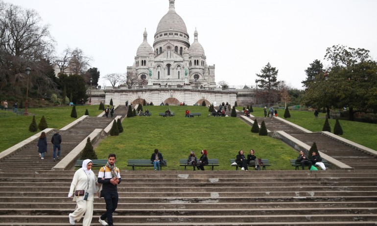Франция разхлабва още мерките, маха маските на закрити обществени места - Tribune.bg