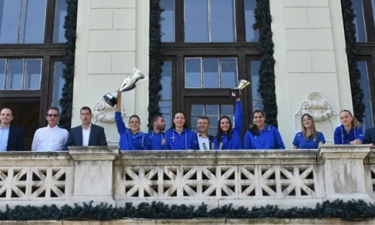 Марица показа двете купи в Община Пловдив - Tribune.bg